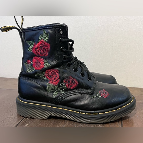 Dr. Martens 1460 Vonda Embroidered Rose Boots Womens size 6 - Picture 7 of 11